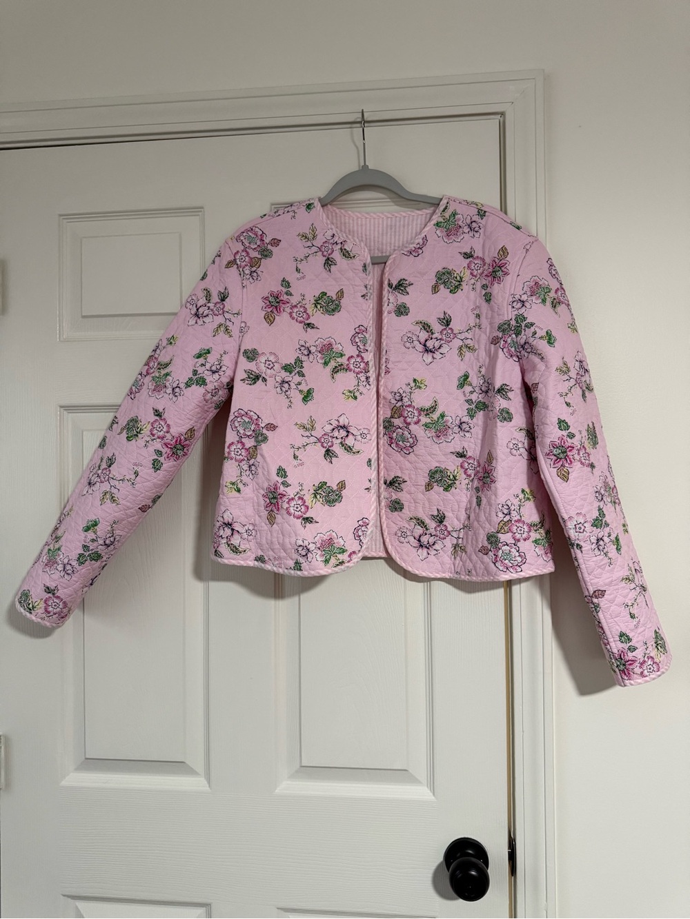 NWOT Reversible crown & ivy Pink Floral Quilted Jacket